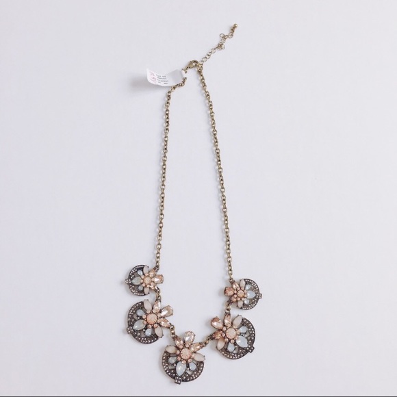 Pink pastel stone brass statement necklace - Picture 2 of 4